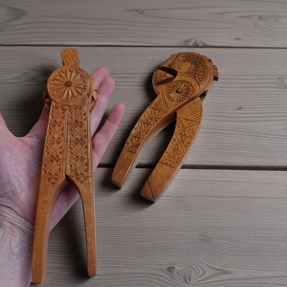 Vintage Hand-Carved Wooden Nutcracker Set | Folk Art Rustic Decor 8" Pair - Picture 5 of 9